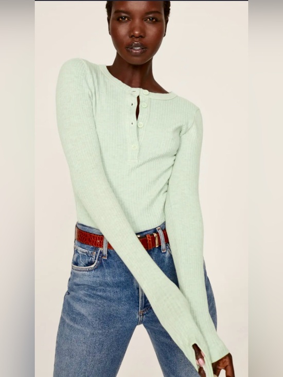 Citizens Of Humanity Tops - NWT - Citizens of Humanity Celeste Henley stretch rib top - cut out back